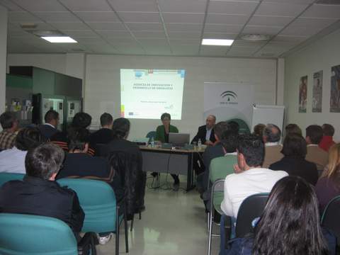 La Junta apoya a emprendedores y empresarios con incentivos y fondos reembolsables a través de IDEA