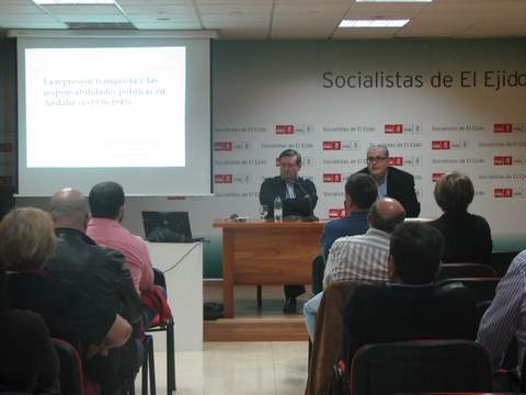 El PSOE de El Ejido conmemora el aniversario de la II Repblica con una charla-coloquio sobre la represin franquista