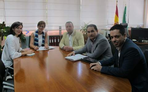 La delegada de Economa ofrece los recursos de la Junta de Andaluca a la nueva directiva de AEPA