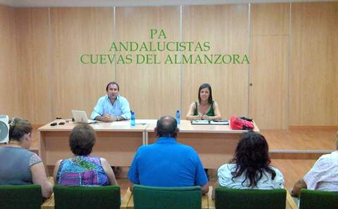 El Partido Andalucista de Cuevas informa a los vecinos sobre el agua de abastecimiento