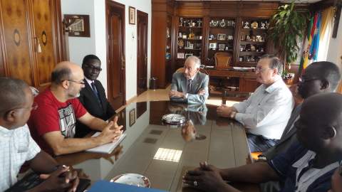 Amat recibe la visita del vicecnsul general de Senegal