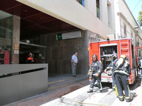 El Centro de Alta Resolucin de Especialidades Nicols Salmern acoge un simulacro de emergencia y evacuacin