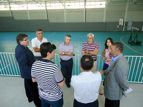 El alcalde del Ayuntamiento de Albox asiste a la recepcin de las obras del nuevo pabelln deportivo