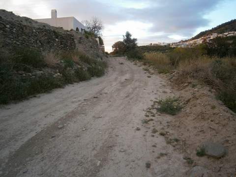 La Junta de Andaluca mejora el camino rural de La Solaneta, en Instincin