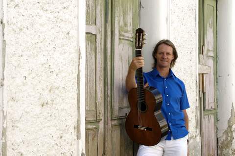 David Russell rinde homenaje a la gran impulsora de la guitarra en Almera, Maty Rodrguez