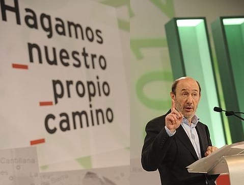 ¿Es el PSOE?,... que se ponga,... de unos militantes que vamos a la conferencia