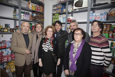 El Ayuntamiento colabora en el Da Solidario organizado por el Foro Almera Centro para recoger alimentos