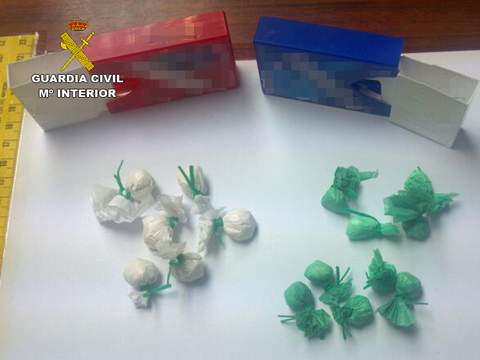 La Guardia Civil detiene a 4 personas relacionadas con el menudeo de drogas