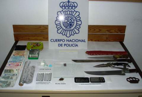 Noticia de Almería 24h: Dos detenidas en el primer desmantelamiento de un punto de venta de drogas del año 