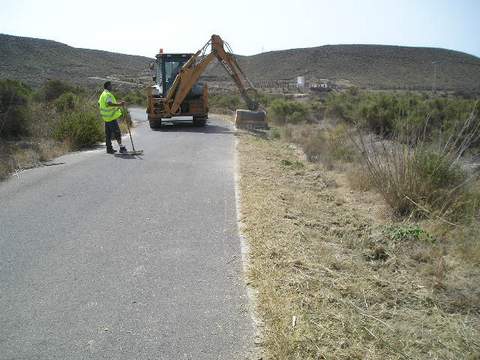 La Junta de Andaluca inicia en Gdor los trabajos de mejora de tres caminos rurales municipales