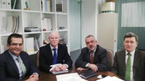 Los alcaldes de Njar y Lucainena acuden al Ministerio de Agricultura para plantear el proyecto de la Va Verde