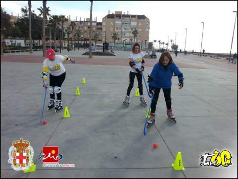 Noticia de Almera 24h: Jornadas de iniciacin al hockey sobre patines en La Caada