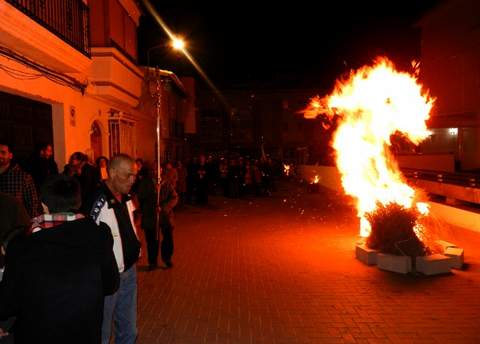 Noticia de Almera 24h: Las lumbres hacen resplandecer al municipio de Hurcal-Overa