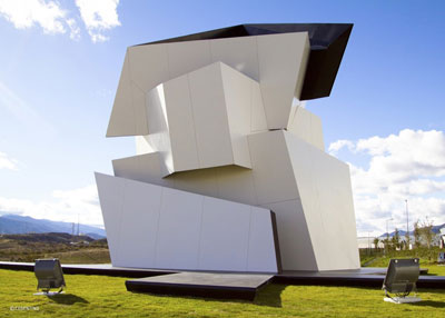 Beyond The Wall, la nica escultura creada con la superficie ultracompacta Dekton by Cosentino