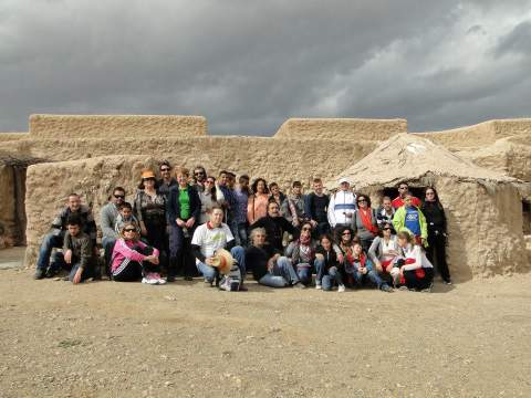 Noticia de Almera 24h: Ms de cuarenta personas visitan el yacimiento arqueolgico  de Los Millares con la Asociacin Posidonia