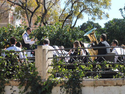La Banda Municipal llena de acordes de msica espaola el parque Nicols Salmern 