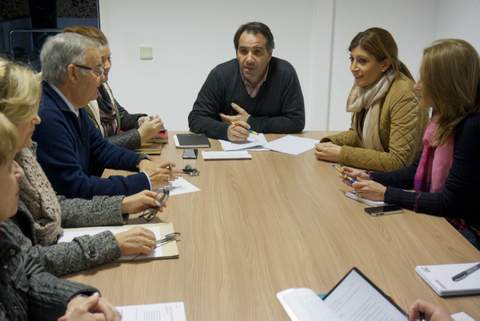 La Junta del Distrito Baha celebra su primera reunin en su sede de El Alquin