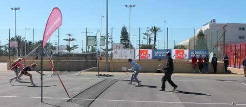 El Patronato Municipal de Deportes y Beach Tennis Almera preparan la segunda temporada de tenis playa