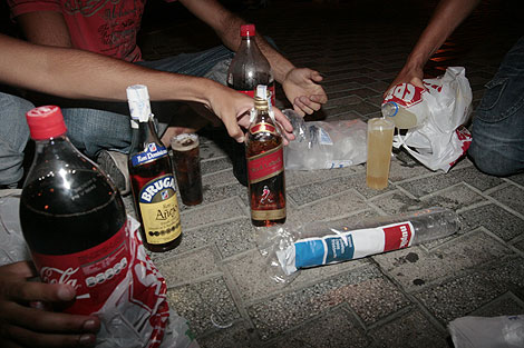 Un muerto y seis hospitalizados al incluir en su botelln una botella encontrada en la basura