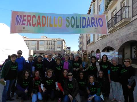 El II Mercadillo Solidario con motivo del Da de las Mujeres recauda ms de 1.600 euros