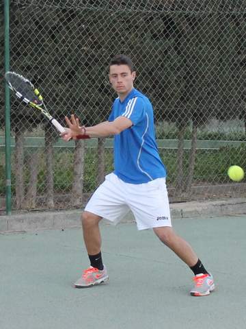 El joven pechinero Alfonso Castellano Campen Provincial de Tenis Junior 