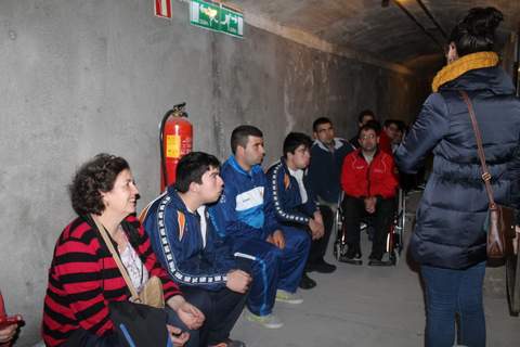 Un grupo del Campeonato de Natacin de Espaa FEDDI de turismo por Almera