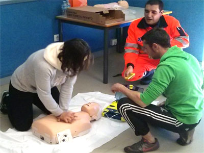 Noticia de Almera 24h: 24 voluntarios de Proteccin Civil aprenden tcnicas de reanimacin cardiopulmonar