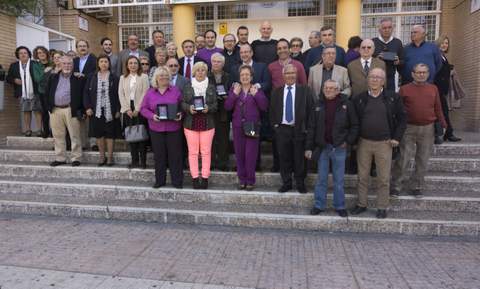 Noticia de Almera 24h: El Ayuntamiento reconoce la labor de asociaciones de vecinos y empresas en el xito del Encuentro Vecinal 2013