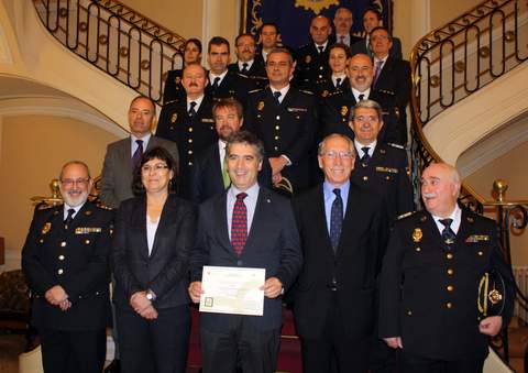 Noticia de Almera 24h: La Divisin de Personal de la Polica Nacional recibe la Certificacin de Nivel de Excelencia y el sello AEVAL del modelo EFQM
