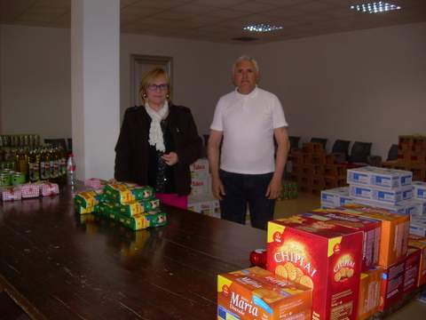 Noticia de Almera 24h: Casi doscientas familias necesitadas reciben productos del Banco de Alimentos y Cruz Roja