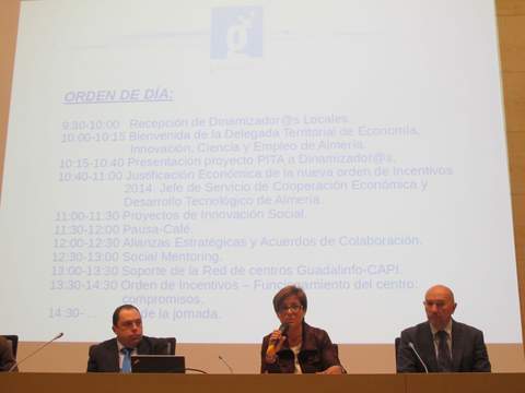 Noticia de Almera 24h: La Junta invertir ms de 2 millones de euros en la red Guadalinfo de Almera en 2014