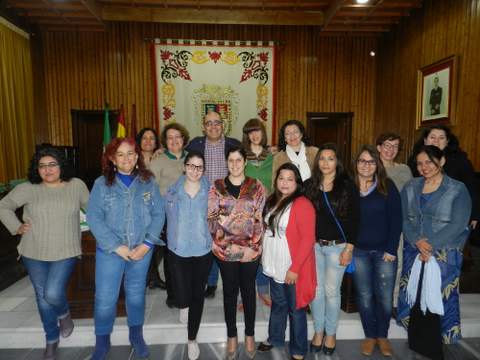 El Alcalde recibe al grupo de mujeres que participan en el Programa Europeo de Aprendizaje Grundtvig