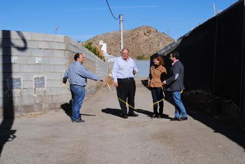 El ayuntamiento invertir en mejoras los accesos de la barriada de Los Rincones