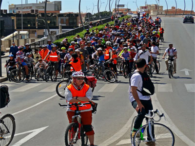 La 14 Bicifestacin rene a ms de trescientos ciclistas urbanos que reclaman mayor movilidad