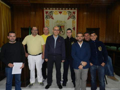 El Ayuntamiento firma convenios con las Agrupaciones musicales y la Coral Polifnica Maestro Martn Alonso del municipio
