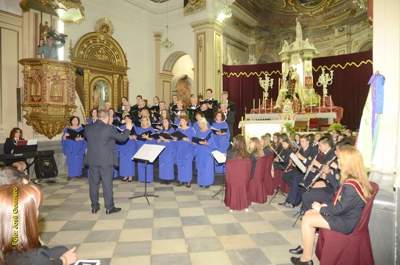 La Agrupación Musical y el Orfeón Tomás Luís de Victoria ofrecieron un Concierto Sacro el sábado en la Iglesia