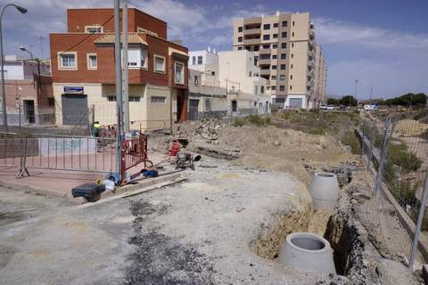 Noticia de Almera 24h: El Ayuntamiento inicia la construccin de un nuevo colector para la eliminacin de pluviales en el Barrio del Eucalipto