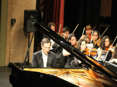 La Orquesta Académica de Granada transportó al público almeriense hacia un ‘Nuevo Mundo’ musical