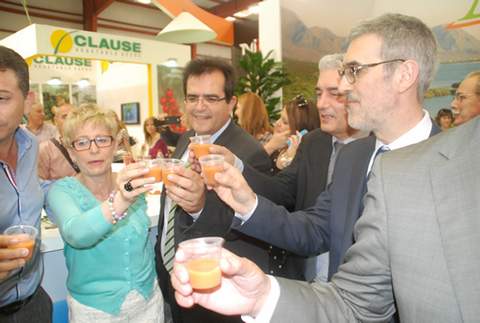 Noticia de Almera 24h: El Alcalde de Njar acompaa a la Consejera de Agricultura en su visita a Expolevante Njar