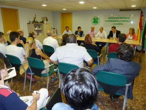 Noticia de Almería 24h: Rodríguez-Comendador destaca la apuesta del Partido Popular por los emprendedores