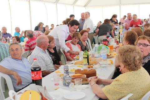 Cerca de 400 mayores del municipio participan en la degustacin gastronmica y de repostera dentro de la Semana del Mayor