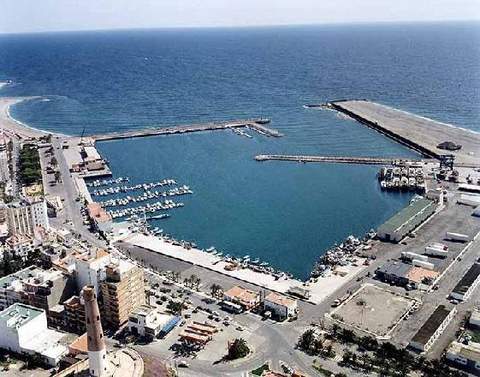 Noticia de Almería 24h: Fomento y Vivienda creará unos 580 empleos mediante 44 actuaciones en los puertos autonómicos de Almería hasta 2020
