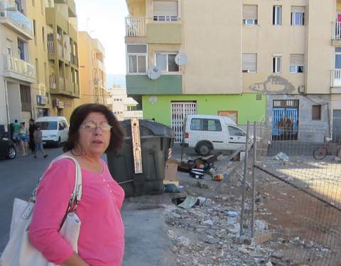 Izquierda Unida de Roquetas acusa a Amat de abandonar el barrio de Los Melilleros