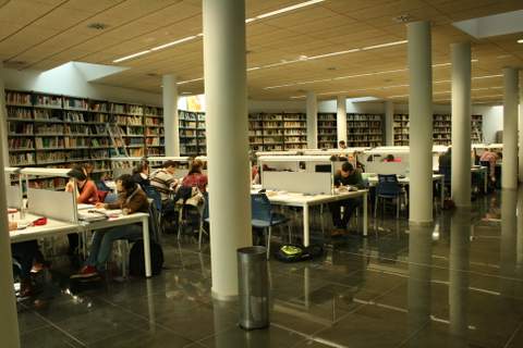 Noticia de Almera 24h: La Biblioteca Municipal ampla su horario de apertura hasta el prximo 24 de junio con motivo de los exmenes de final de curso y selectividad