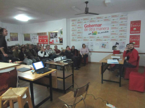 IU celebra maana una asamblea abierta en el marco de las primarias para elegir al candidato a la Junta