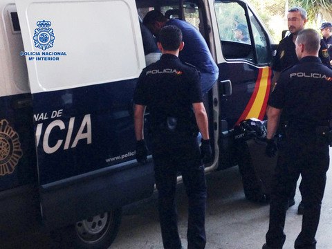 Noticia de Almería 24h: Detenidos dos fugitivos reclamados por las autoridades Rumanas y Eslovacas respectivamente