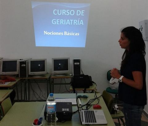 Un total de 26 jvenes del municipio se forman en un curso de Geriatra