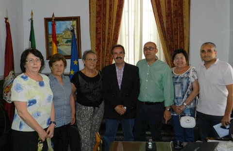Ayuntamiento y Asociacin del Alzheimer se renen con el delegado de Bienestar Social para tratar temas de inters para la Asociacin