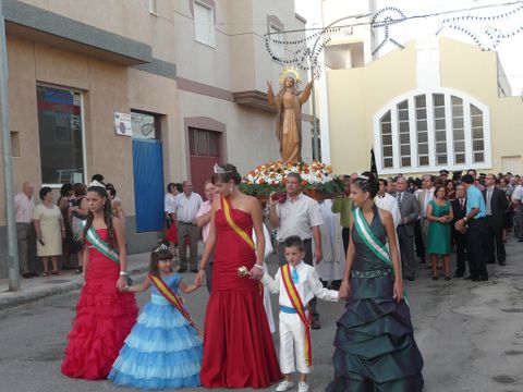 Las Cabauelas elige las reinas de sus fiestas en honor de la Asuncin