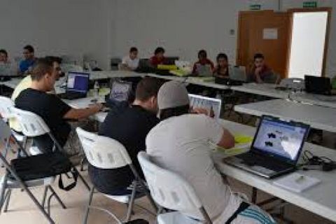 Noticia de Almera 24h: Treinta jvenes inician el lunes el curso de ingls empresarial en la Casa de la Juventud y el Deporte de Vcar